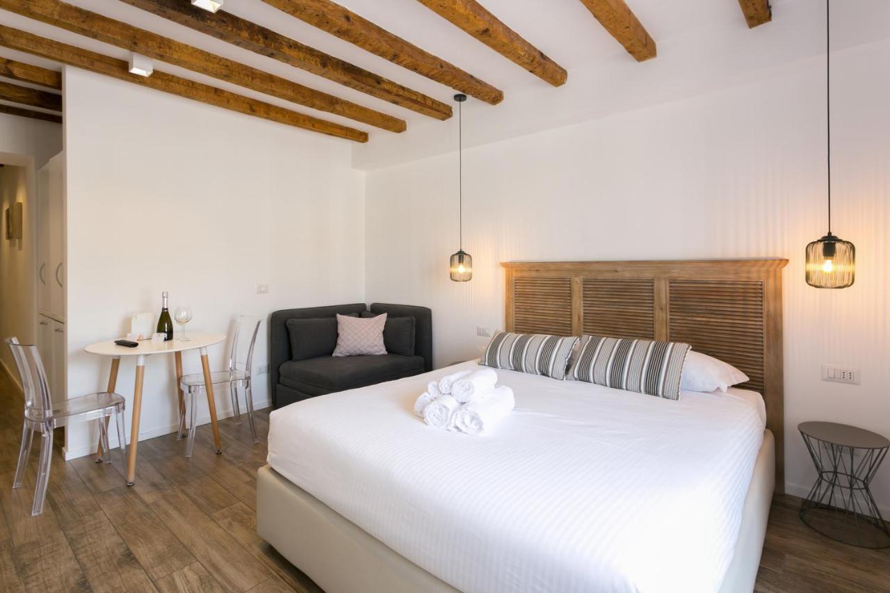 Navigli - Vigevano 45 & Casale 3A Studios Milán Pokoj fotografie